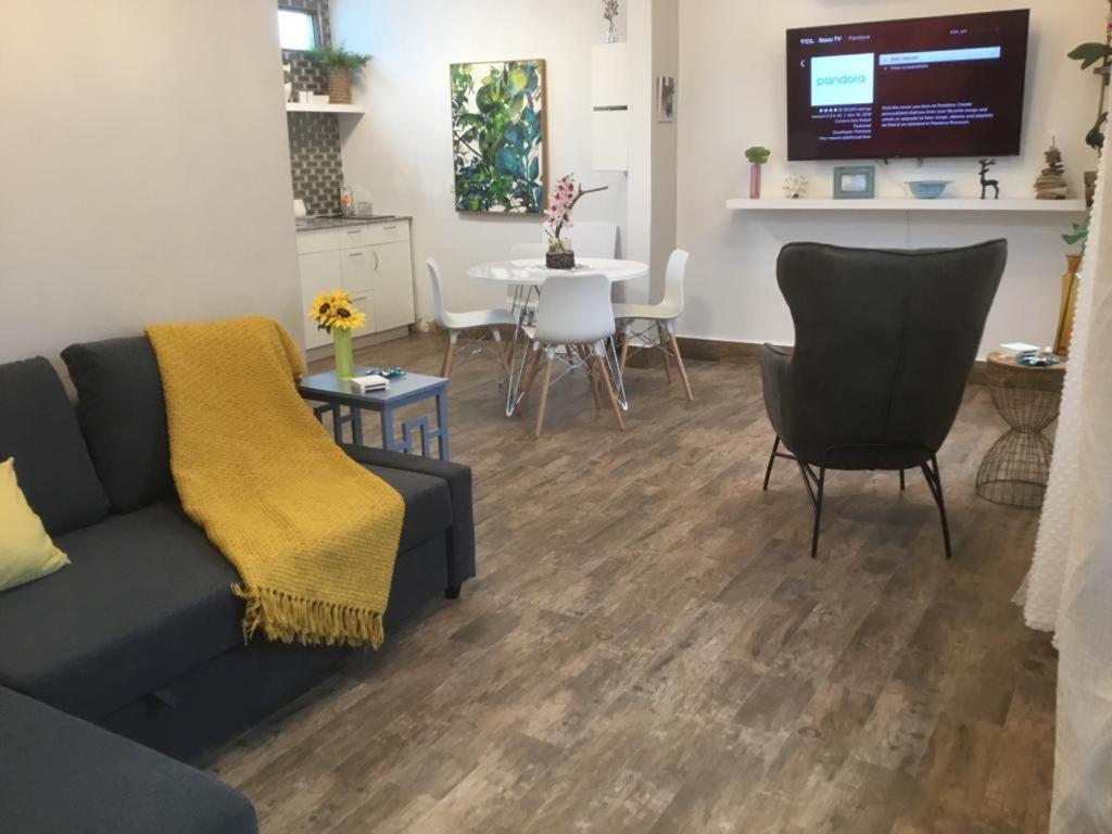 2 Bdr Beach Apartment, Generator Parking Included ซานฮวน ภายนอก รูปภาพ
